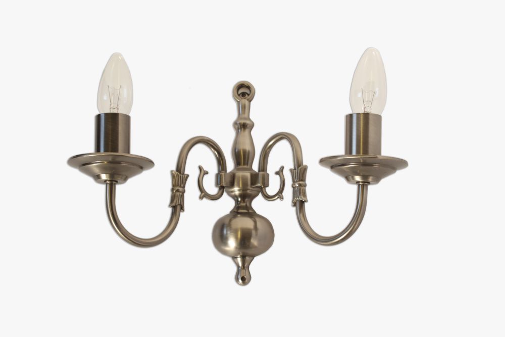 FLEMISH WALL LT-ANTIQUE BRASS